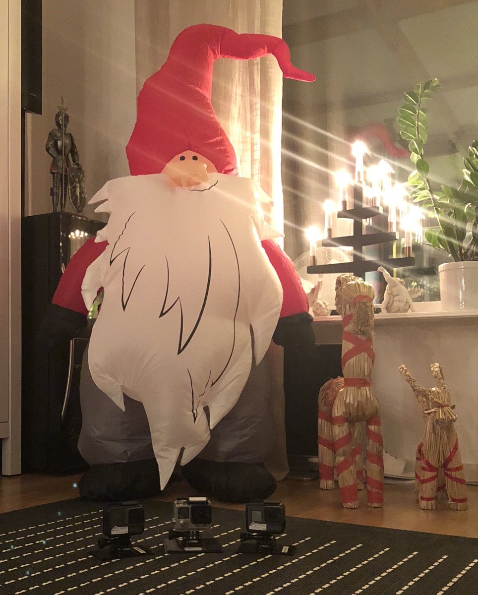 HyraGoPro's tweet image. God Jul önskar vi våra följare och alla våra tidigare samt kommande kunder! 🎅🏻 #GoPro #HERO4 #HERO5 #HERO6