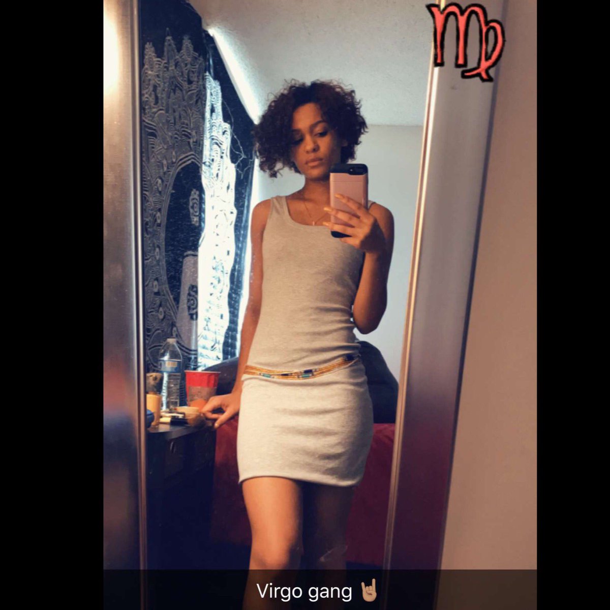 __Joyaaa's tweet photo. #BlackQueensofVCU late af but still a Queen 👸🏽💛🖤 https://t.co/SxY6ExdIqj