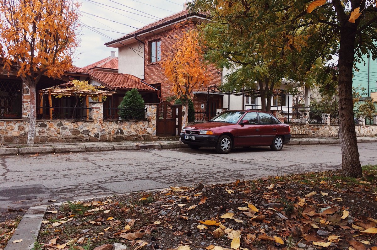 bulgarcar's tweet photo. And did you know that first Opel Astra F (1991-1998) had additional production in Poland (1998-2002) for the East Europe and Turkey. Photo from Sarafovo
#opel #astraf #bulgarcar #youngtimer #bulgaria #сарафово https://t.co/XOvFEypMqq
