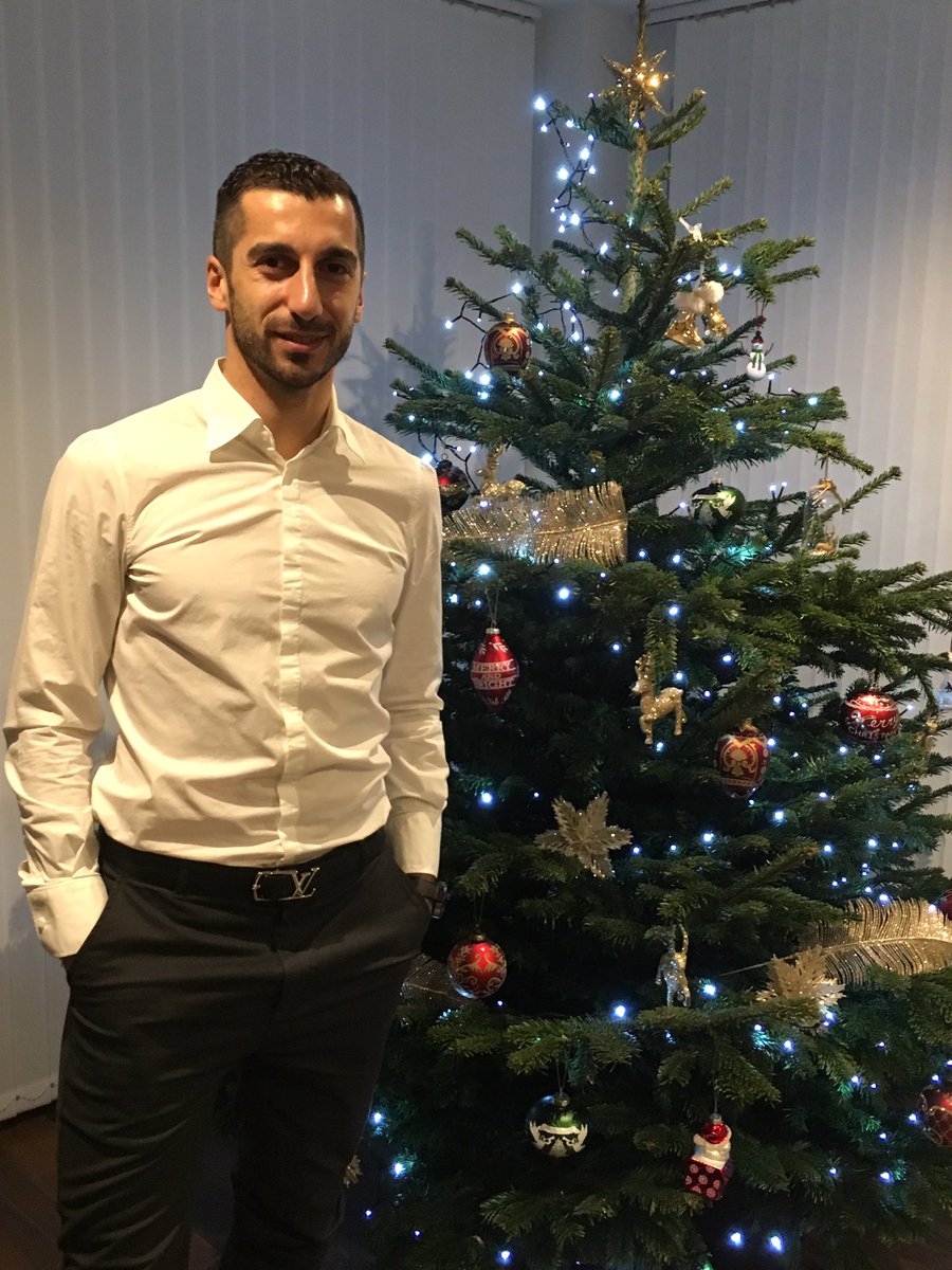 Merry Christmas my dear friends! Wishing you all a very Magical 2018✨🎁