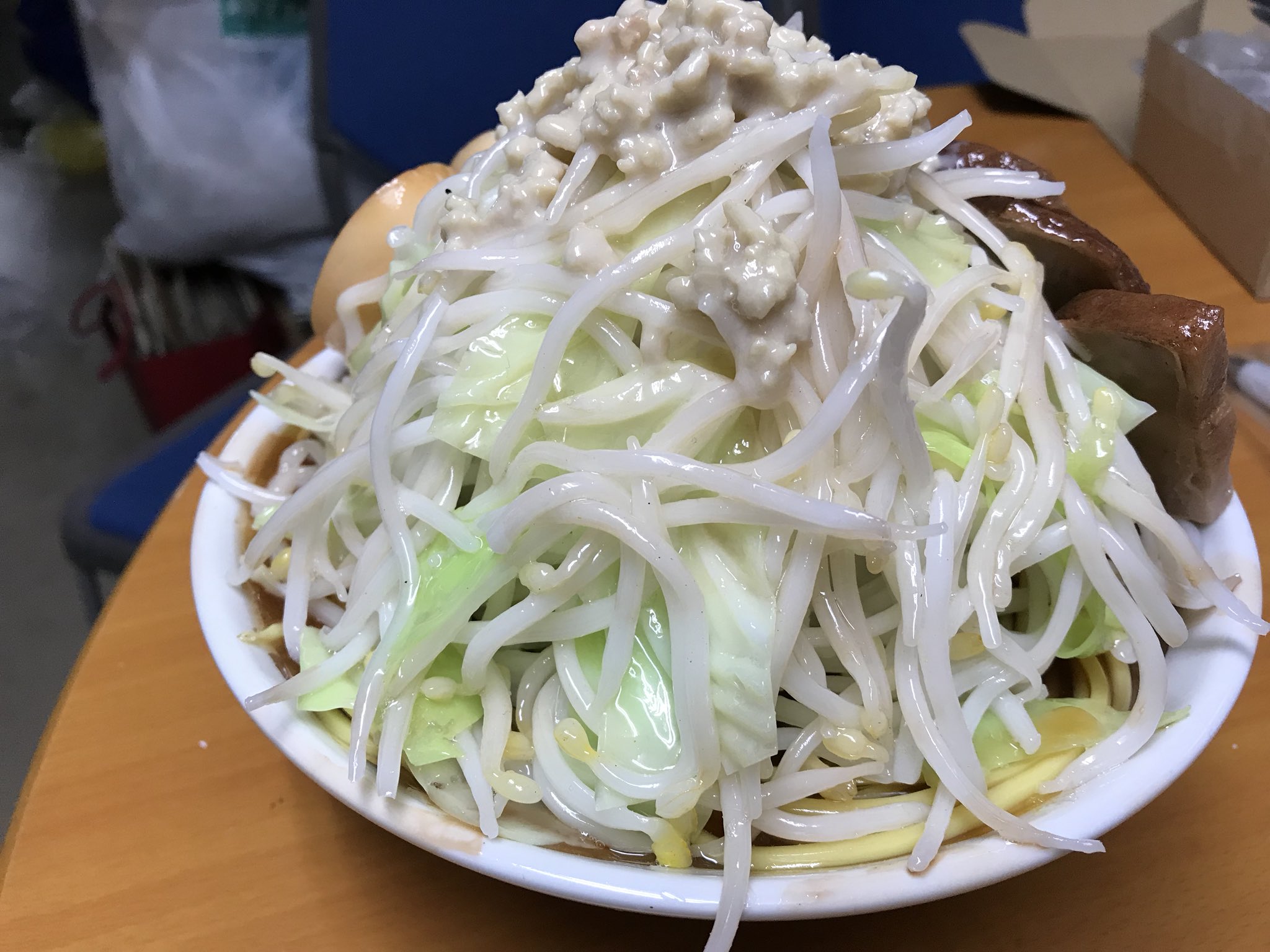 ながお食研　特盛りラーメン　二郎系 ながお食研 特盛りラーメン 二郎系