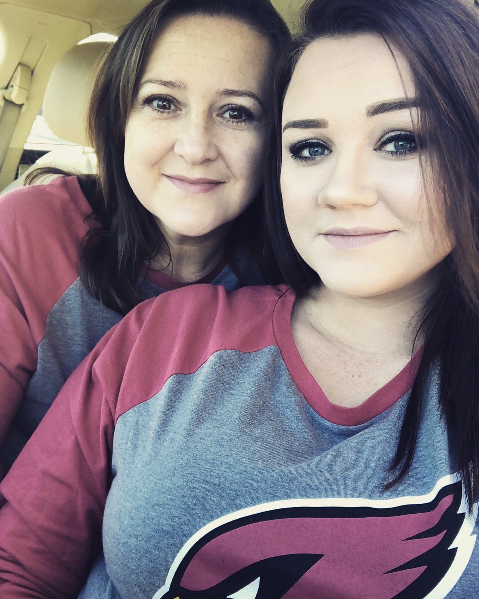 Bethany_Lynn12's tweet photo. Last Cardinals home game of the season with my gorgeous Momma! Letβs take home this Christmas W, Bird Gang! β€οΈπ #cardsgameface https://t.co/dKtgyJEsp8