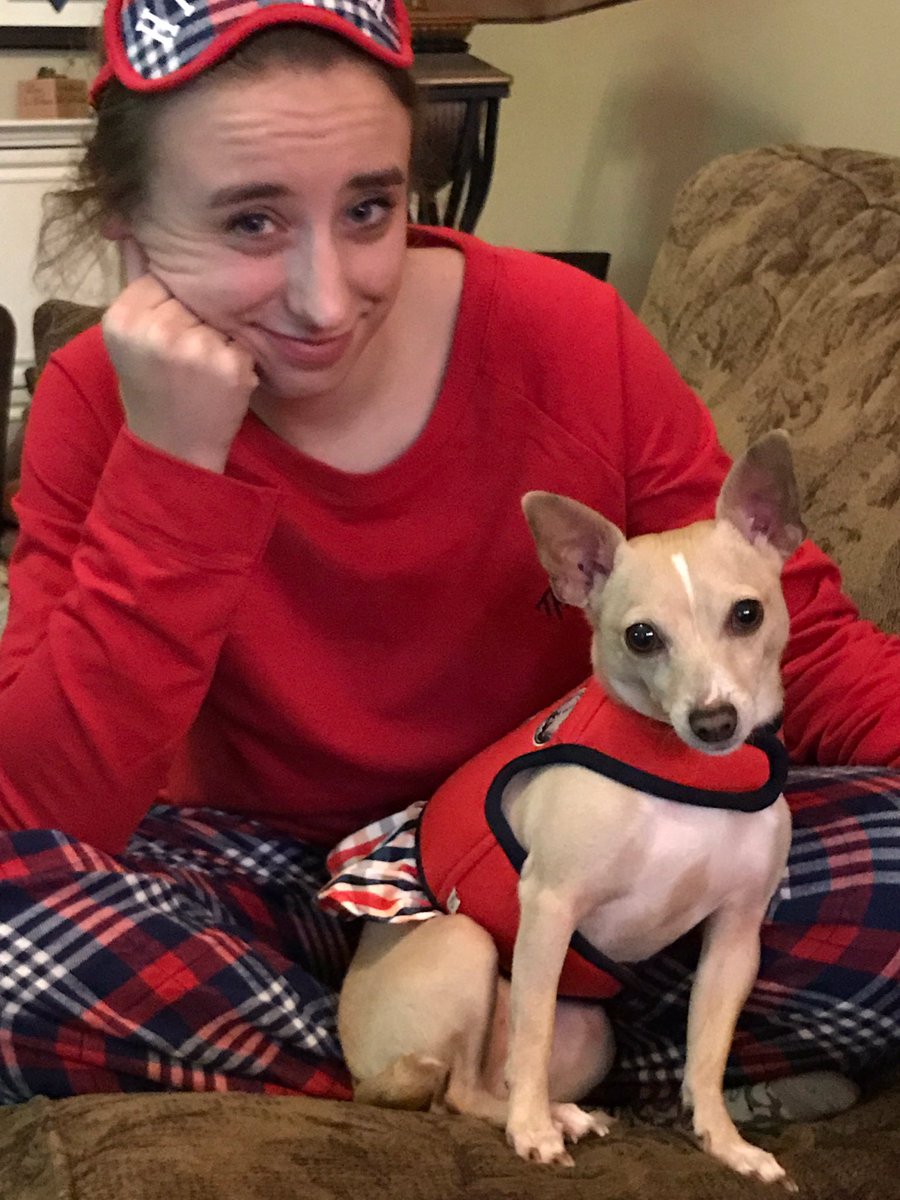 marcie_lilly's tweet photo. We matchy match #Matchday #fostersister #fosterdogs #christmasevetradition #AdoptADog #AdoptDontShop @dogandpuplovers @dogcelebration #DogsOfTwitter #dogs #HomeForTheHolidays #HomeForChristmas #CHIHUAHUA #Chihuahua #chihuahuafashion #chihuahualife https://t.co/4q1G3Jczdo