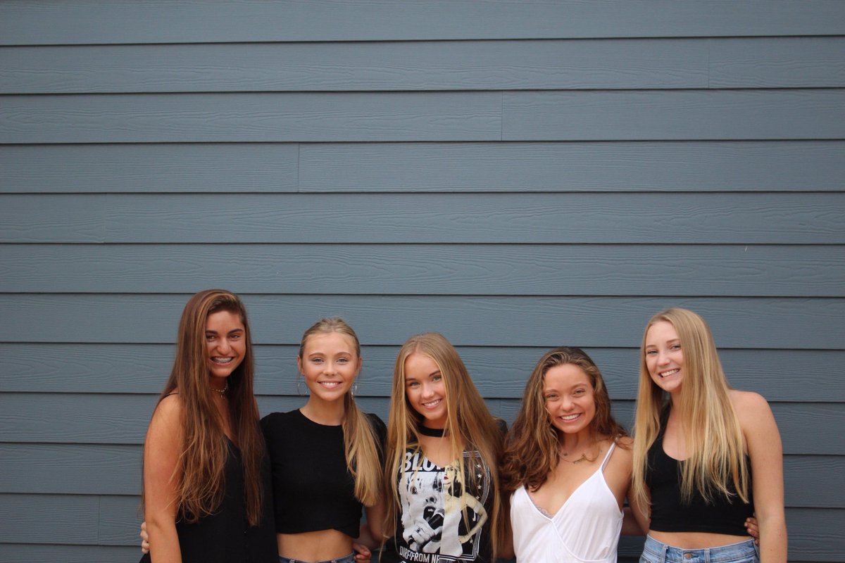 _ItsKassi_'s tweet photo. HAPPY BIRTHDAY BROOKIE:))) i luvvv uuu and hope ur day was good. i can’t wait for travi to join the fam‼️‼️ @brookepound https://t.co/ude09CWxI1