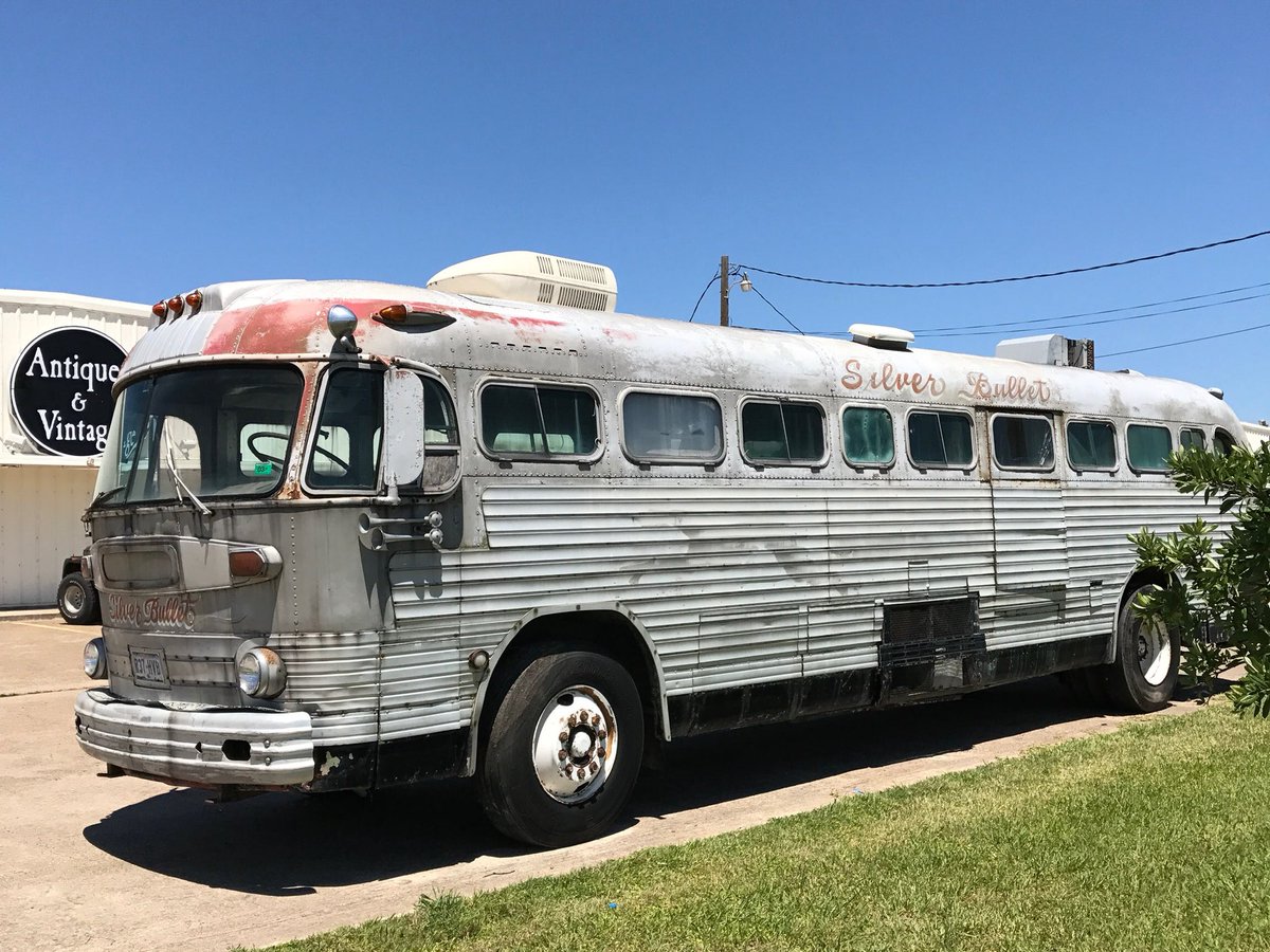avvayhq's tweet photo. That there’s an RV.
(Well, technically it’s a 1952 Greyhound). But now you can book your next #photoshoot or #videoshoot here!
See more https://t.co/l65y2Kj4z2
#ChristmasVacation #moviequote #AVVAYDallas https://t.co/sZAtdUxKMt
