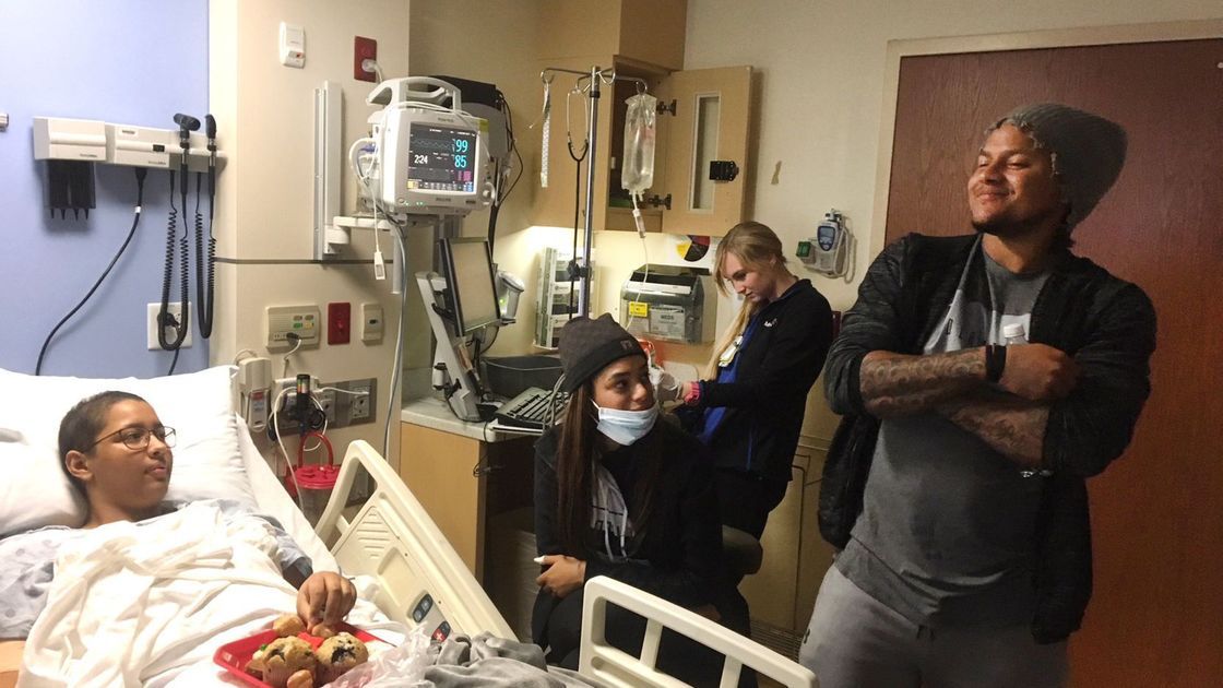 Carlos Martinez and his wife rally St. Louis in attempt to save young girl's life bit.ly/2BYkKRb