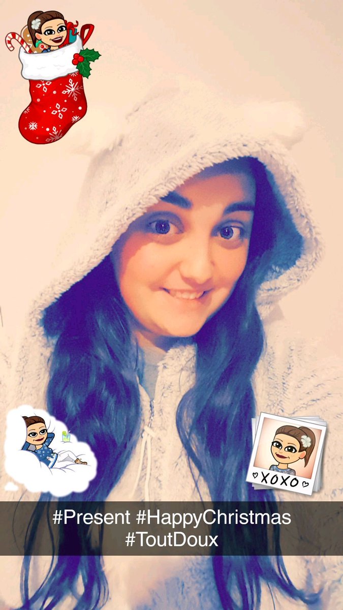 petitechibinoob's tweet image. #presents #PèreNoël #ToutDoux
Mon premier cadeau de ce noël ❤🎁 
Merci papa et maman