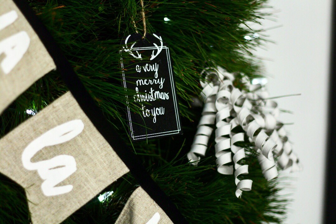 MERRY CHRISTMAS!
🎄⭐🎁

We hope today is filled with wonder and hope as we remember the powerful day our Saviour was born!
#WeGetToServe