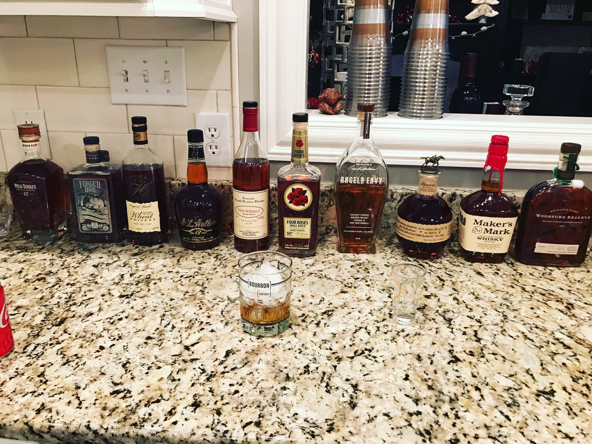 TylerBack's tweet image. The lineup for tonight! Tis' the season!! #TheGoodStuff