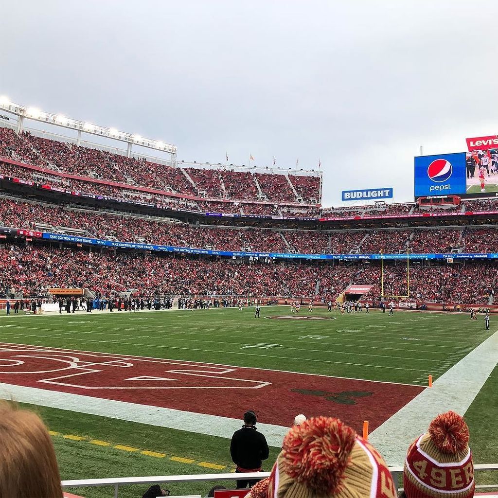 d_gammon's tweet photo. Merry Christmas Eve from the game :) go #49ers https://t.co/0oCQkN4p1c https://t.co/fK1V2sGsUf