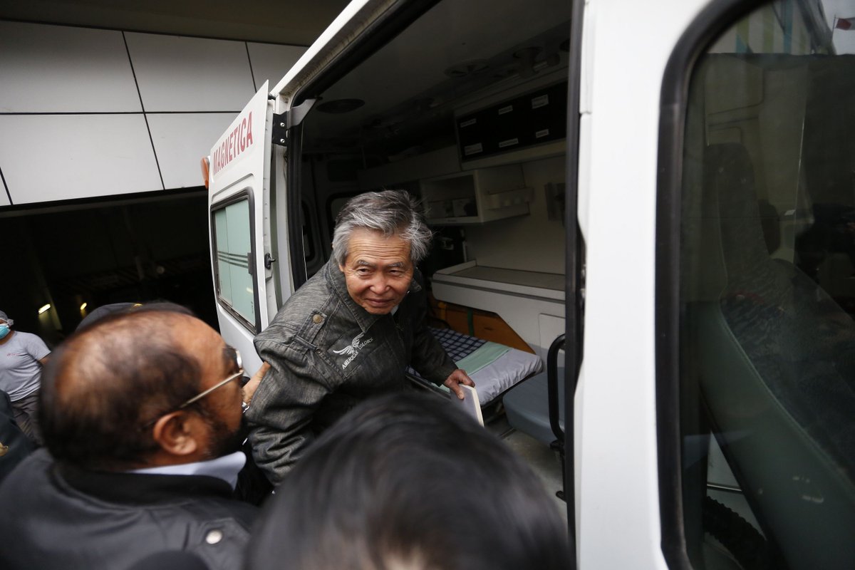 Politica_ECpe's tweet photo. #ÚLTIMOMINUTO Alberto Fujimori en libertad: PPK le dio el indulto humanitario ►https://t.co/cMpsTFXw9e https://t.co/biaZIeO5TT