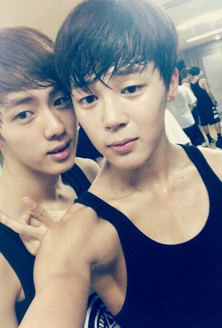 heyyyjude10's tweet photo. #JinAppreciation #MinJin #JinMin #PartDos #TheseTwoTho #IJustCant #IShipAllTheseMFersTogetherNotGonnaLie #Jimin #Jin https://t.co/SPbI1PJxSM