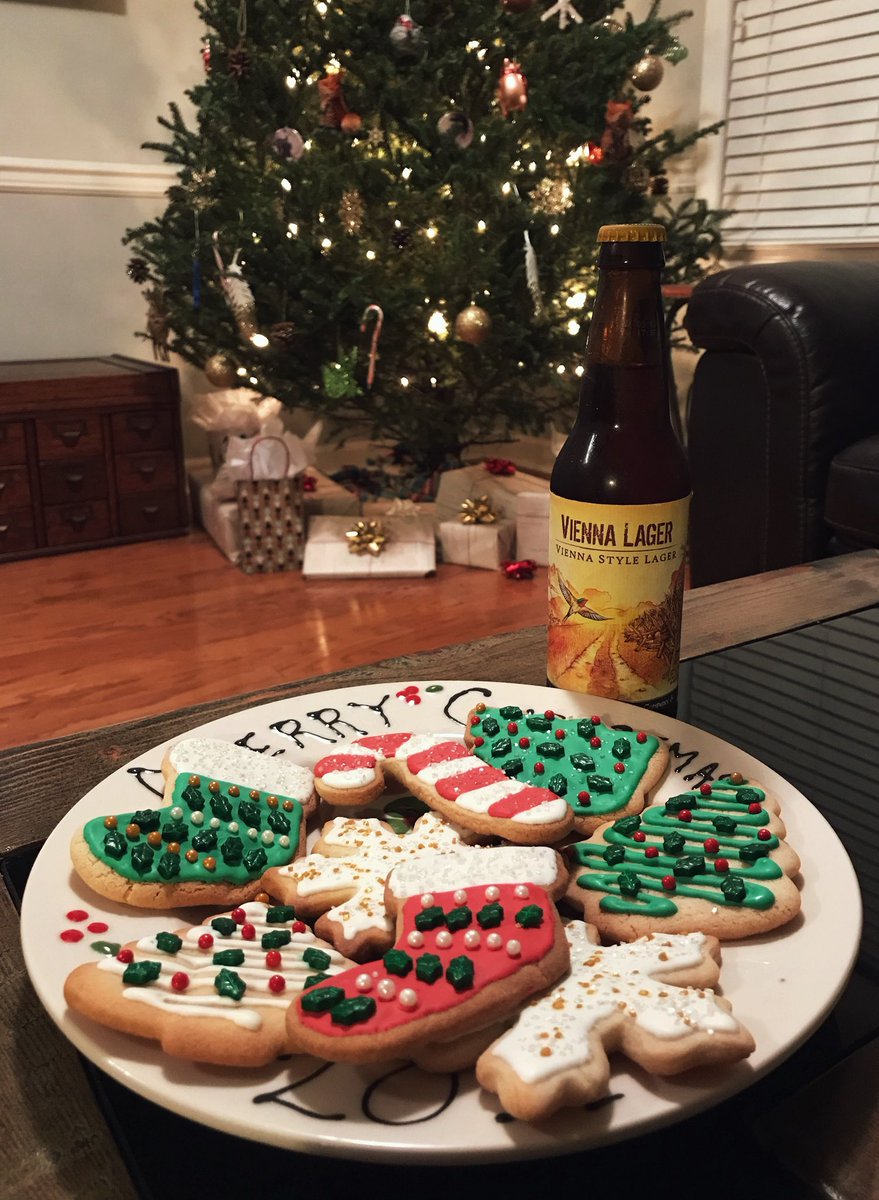 DBbeer_Jenny's tweet photo. Skip the milk, give the big guy what he really wants tonight 🍻#happyholidays #ItsTheMostWonderfulTimeForABeer https://t.co/KfJLxV7WyR