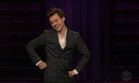 FlowersStyles18's tweet photo. Vocês acharam que eu não nao ia embelezar seu Natal esse ano. 

#EspecialDeNatalNoMultishow
 https://t.co/6tCbp8BkJn