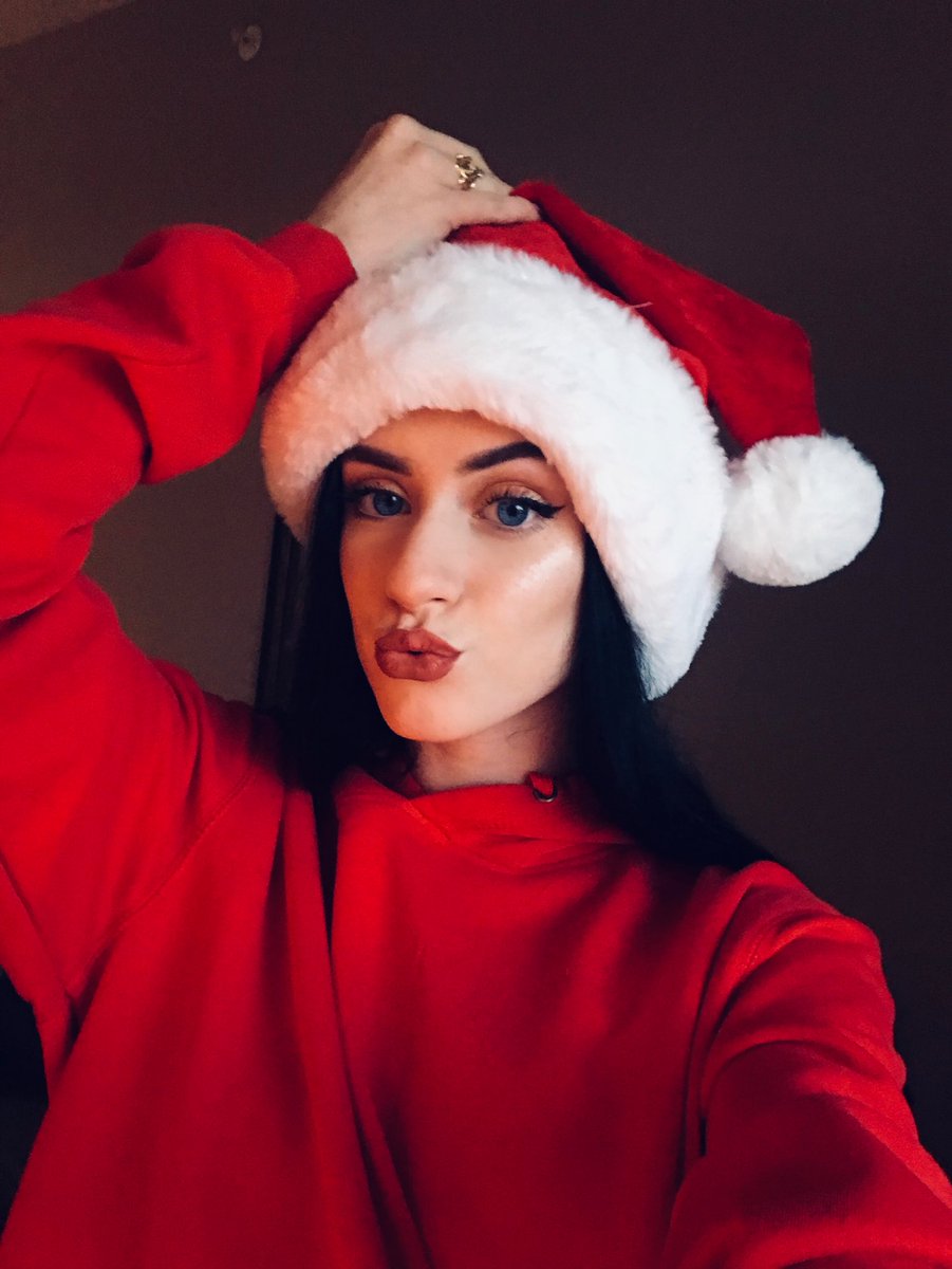 mackenzielyn_'s tweet image. Santa baaaaby 🎅🏼🎄❄️