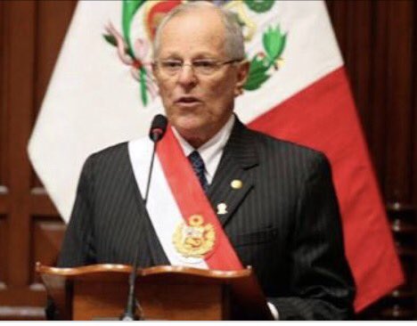 PCaterianoB's tweet photo. Lamento profundamente y condeno el acto de traición a la democracia y los derechos humanos, cometido por el pdte @ppkamigo . El indulto al dictador no es un acto humanitario, ha sido un pacto político infame. https://t.co/vK01i5c0GP