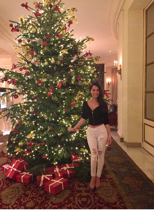 Sending you all the love this holiday season! Enjoy your Christmas Eve with your family and loved ones<a href="/tag/friskyfriday"class="tags"><span>#friskyfriday</span></a>