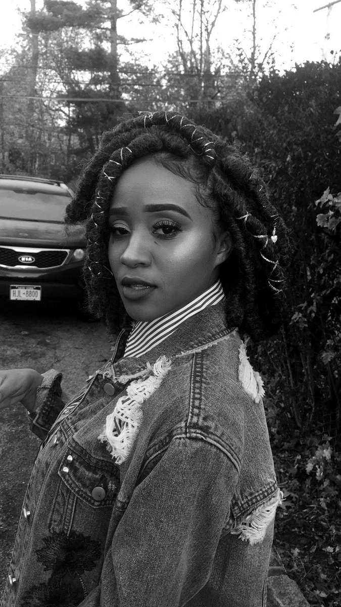 chellacham's tweet photo. Gorgeous hair is the best revenge 🎨〽️♥️ #backqueen #fauxlocsandbeautiful #golden
#black-excellence #blackisbeautiful #blackgirlmagic #blackwork 👑 #melanin #black_is_beautiful #pearls #hairtutorial #haistyles #Chel_rock #mycrown👑 #myhaircrush https://t.co/CYIjdtU7bN