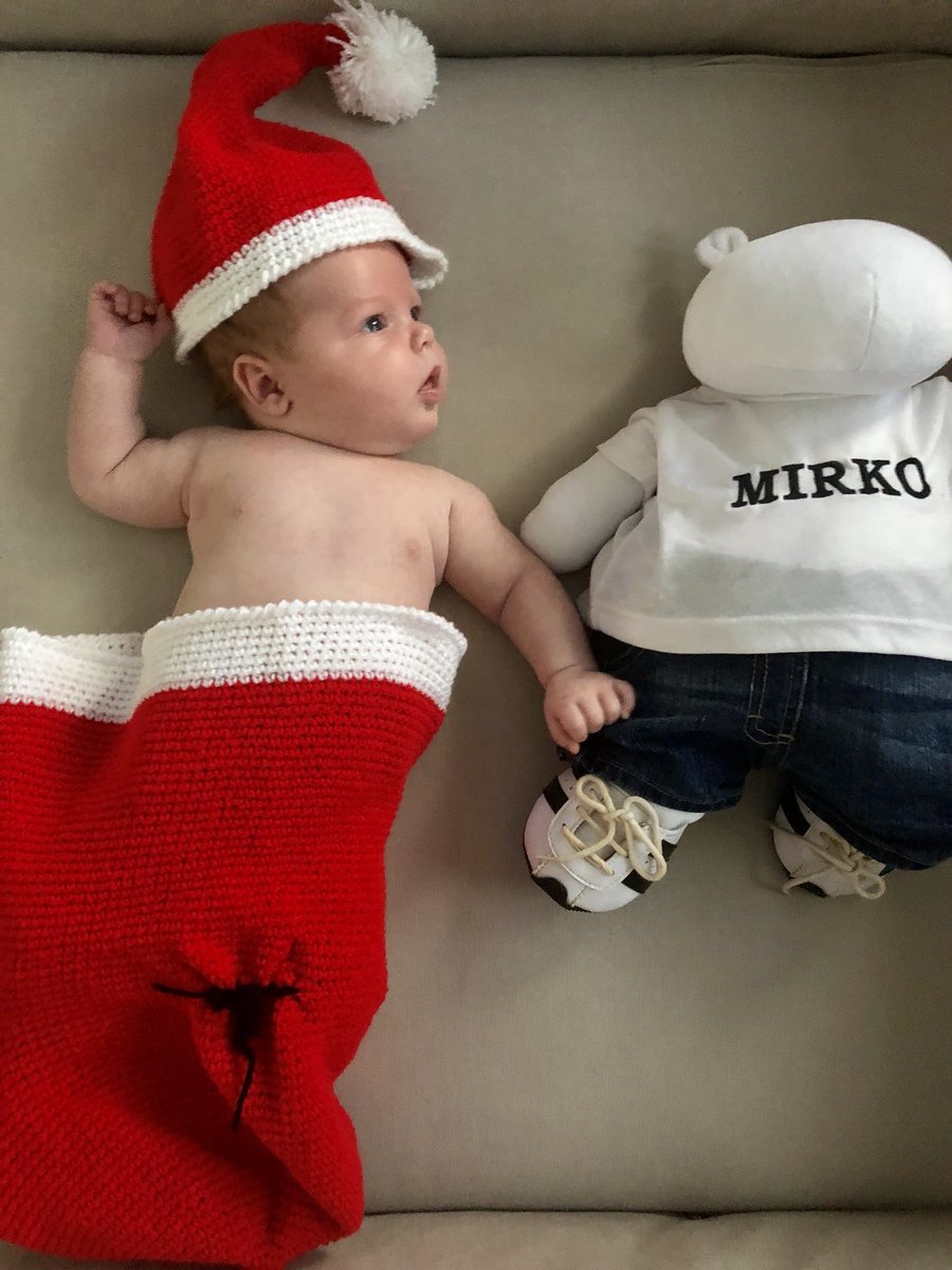 marley_ok's tweet photo. Mirko navideño (foto sacada en el invierno de Estados Unidos) y gracias a Marta que le tejió su conjunto navideño.
Ahora en una Navidad un poco más acalorada acá en Argentina pero quería desearles lo mejor en estas Fiestas a todos!! Feliz Navidad!!🎁🎄 ❤️ https://t.co/p44R0mhPme