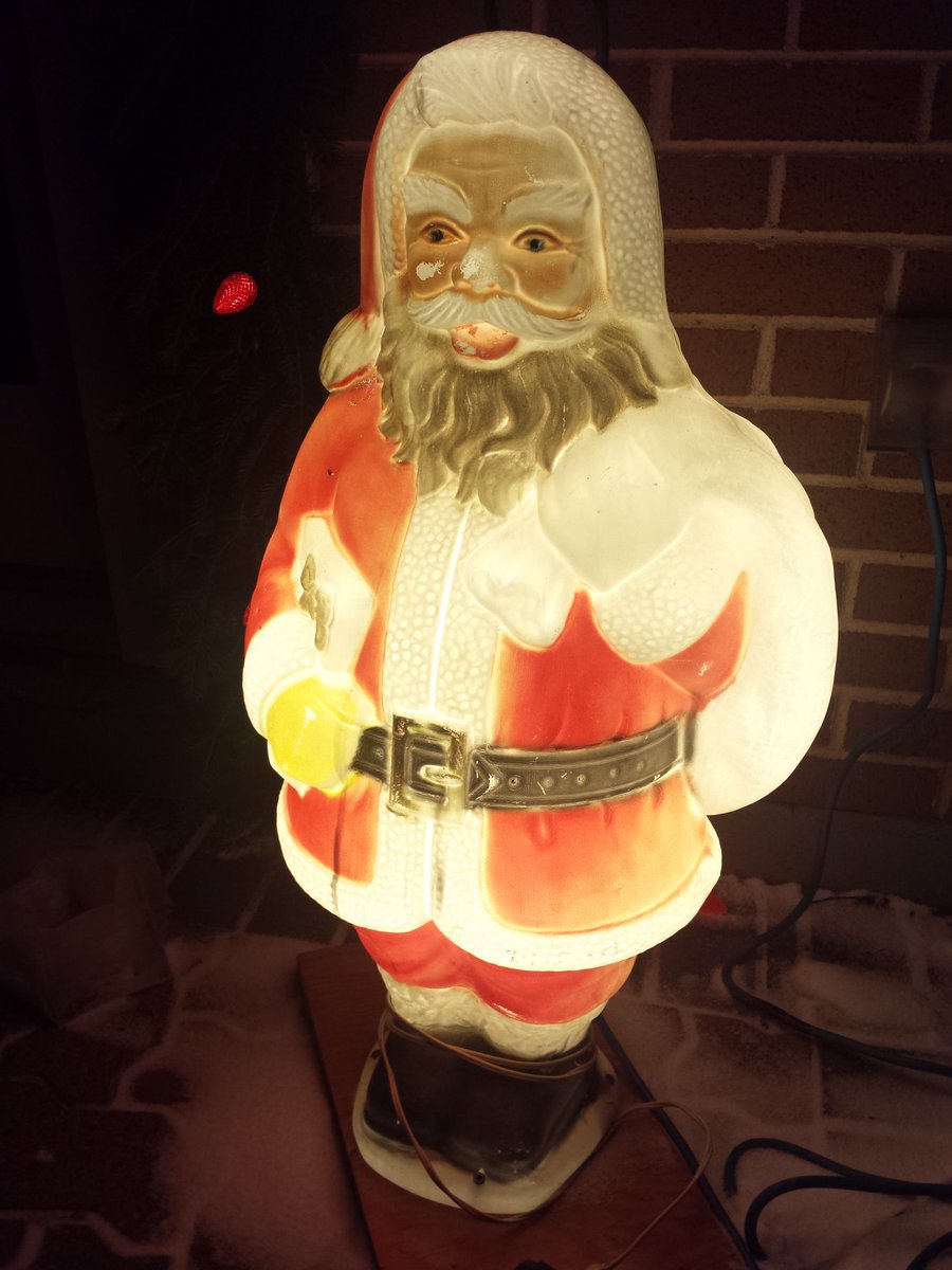 ryan_belbin's tweet photo. Santa came to our family in 1955 from the base in Argentia. He stays young by going outside exactly one night a year #MerryChristmas https://t.co/N2GceBRzIH