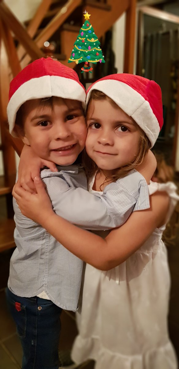 jlf_19's tweet photo. Feliz navidad! https://t.co/JzQ8JCDkOU