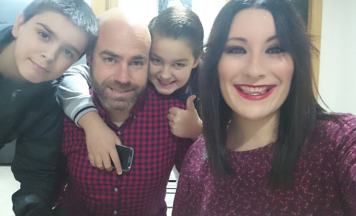 Alejandra9890's tweet photo. Noche Buena en familia y mañana Navidad. https://t.co/InxPJJH2J8