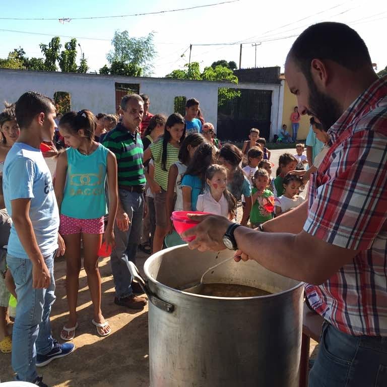 Gracias al equipo liderado por  <a href="/EliaCabello1/">Elía Cabello</a> llevandole felicidad a nuestros niños hoy en brisas del aeropuerto #Maturín. No perdamos la esperanza