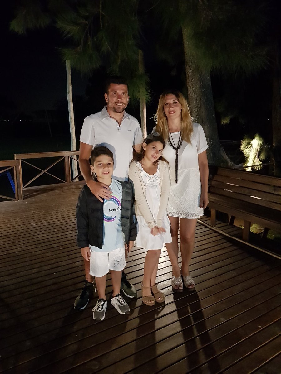 Qué esta navidad traiga paz, salud y mucho amor y sea un buen momento para disfrutar en familia. Qué podamos desde estas bases empezar a soñar y construir cada día la sociedad que nuestra Argentina necesita. Felíz noche buena y navidad!!!
#navidad
#Jesús
#amor
#paz