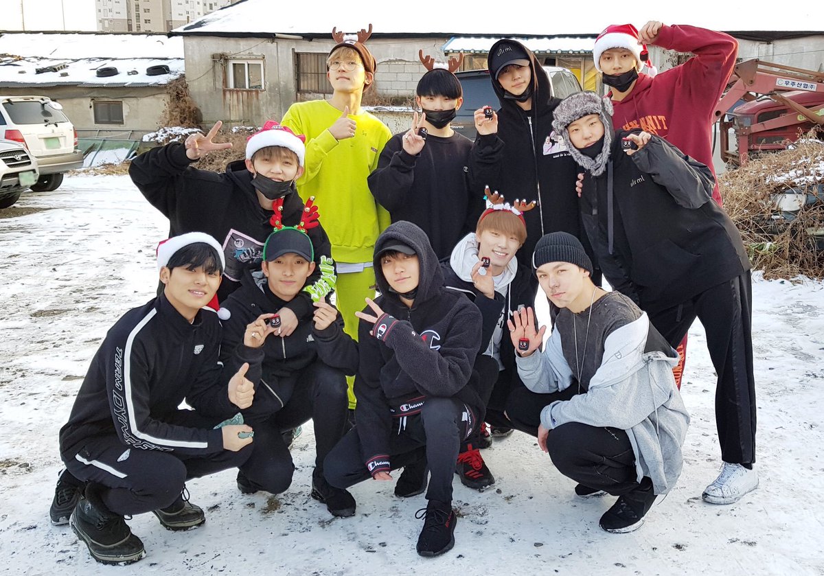 Epoch_of_Me's tweet photo. Merry Christmas🎄🎄🎄 https://t.co/b39mOJZdv3