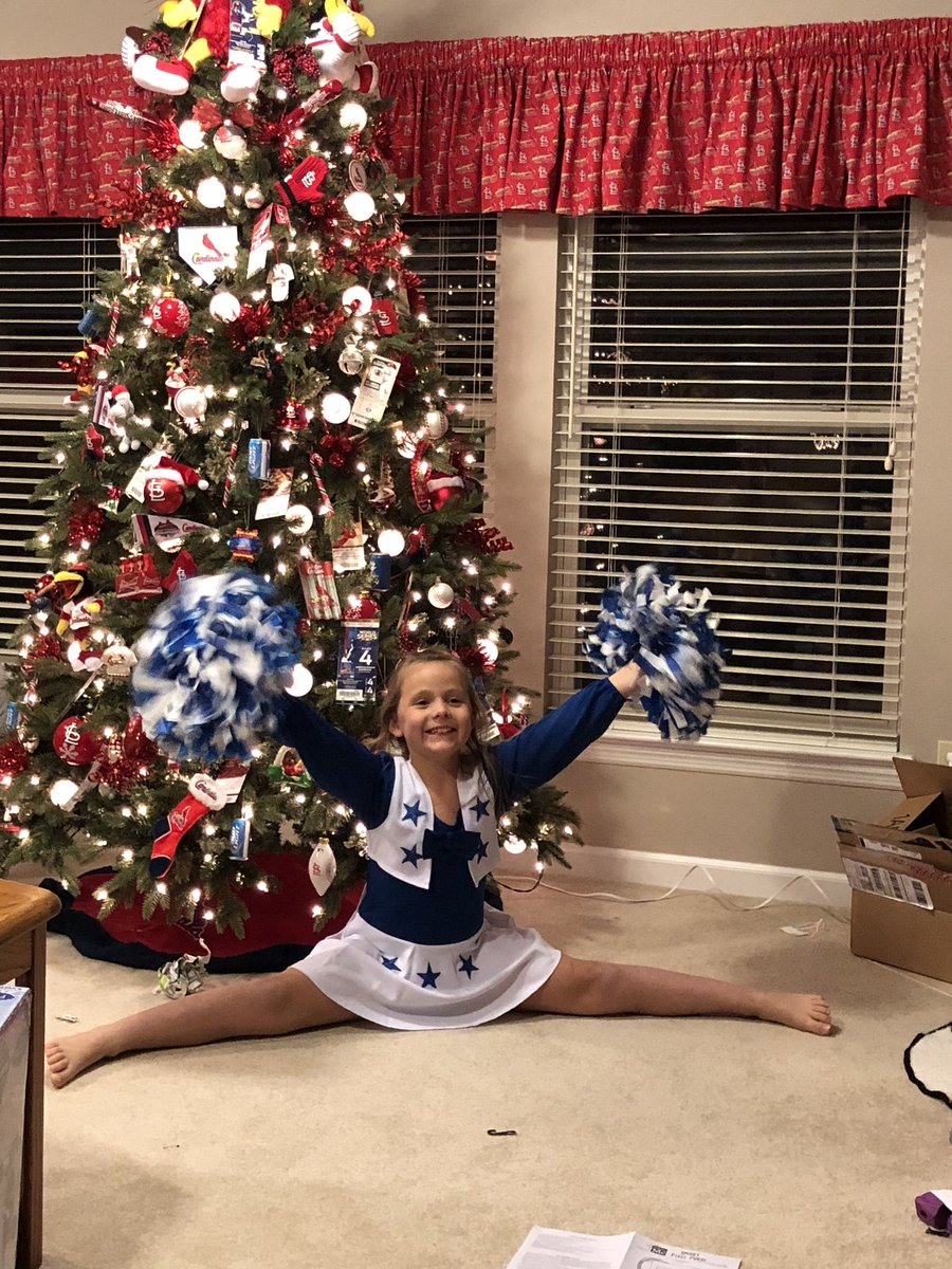 amy_kicks's tweet photo. Future DCC @DCCheerleaders @dallascowboys https://t.co/M1t6fGZ4Pq