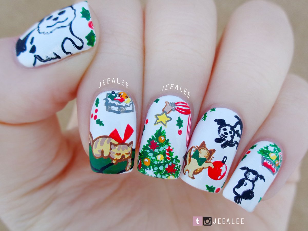 JeeA_Lee's tweet photo. Vintage Christmas wrapping paper nails 🎄 #nailart #christmas #christmaseve #christmasnails #wrappingpaper https://t.co/0IS4ptGjGm