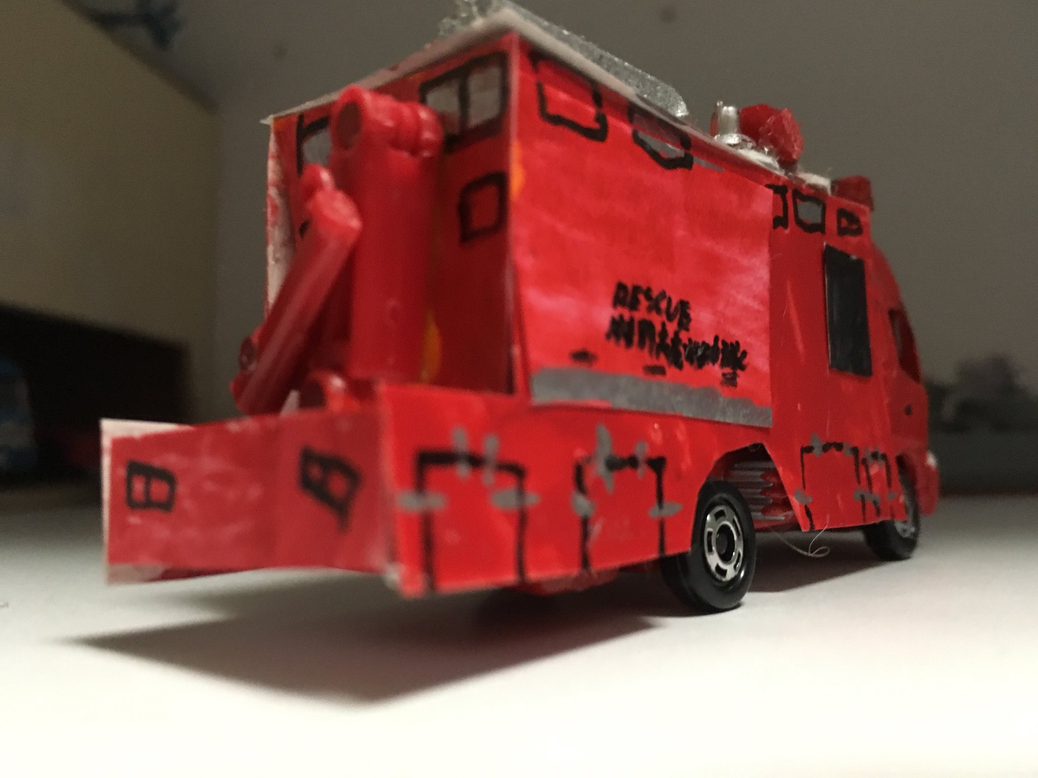 ハイパーレスキュー海神 緑ヶ丘市消防局 新車情報 消防局特別救助機動部隊 特別高度機動救助2 ベースは堺市消防 局さんの特別高度救助隊の救助工作車 完全バス型救助工作車 型という事になる同車両 中々良い出来だと思った一台である 消防局でも期待