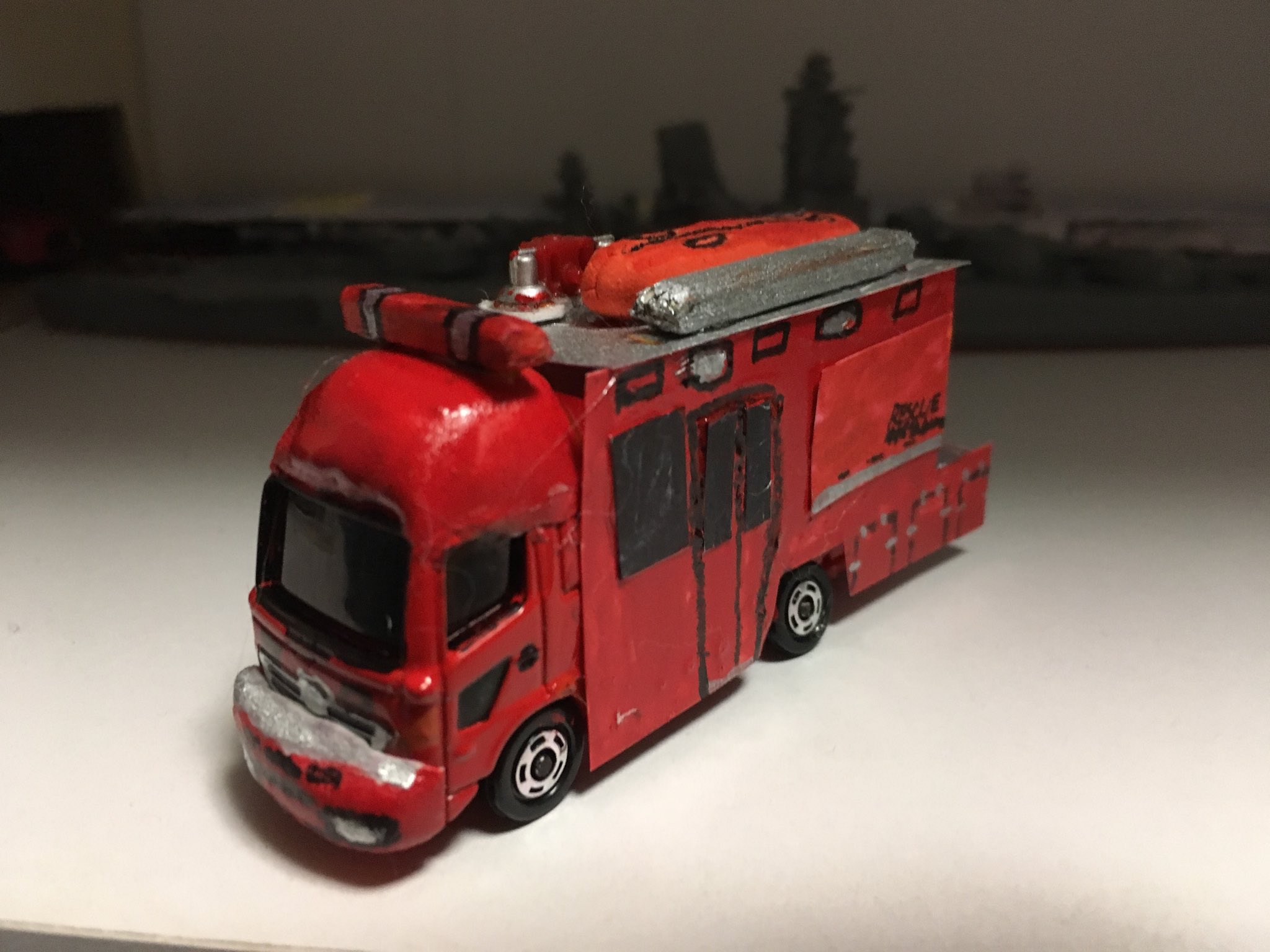 ハイパーレスキュー海神 緑ヶ丘市消防局 新車情報 消防局特別救助機動部隊 特別高度機動救助2 ベースは堺市消防 局さんの特別高度救助隊の救助工作車 完全バス型救助工作車 型という事になる同車両 中々良い出来だと思った一台である 消防局でも期待