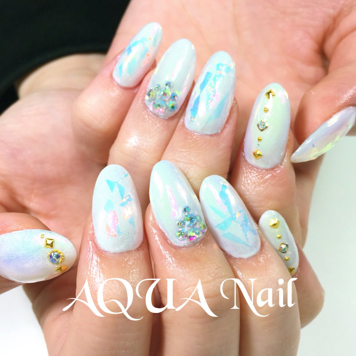 金井映里子 ネイリスト على تويتر ホワイト ミラーでユニコーンネイル オーロラシートも貼ってるのでキラキラです ٩ ハンドスタンダード 5 400円 ミラーネイル 108円 本 長さ出し 540円 本 Aquanail前橋 前橋 ネイルサロン ミラー ネイル