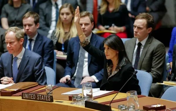 PDChina's tweet photo. US negotiated a reduction of over $285M off the 2016-17 budget of the @UN, @nikkihaley said US will no longer let the generosity of the American people be taken advantage of or remain unchecked https://t.co/KB6LyL1Fyq