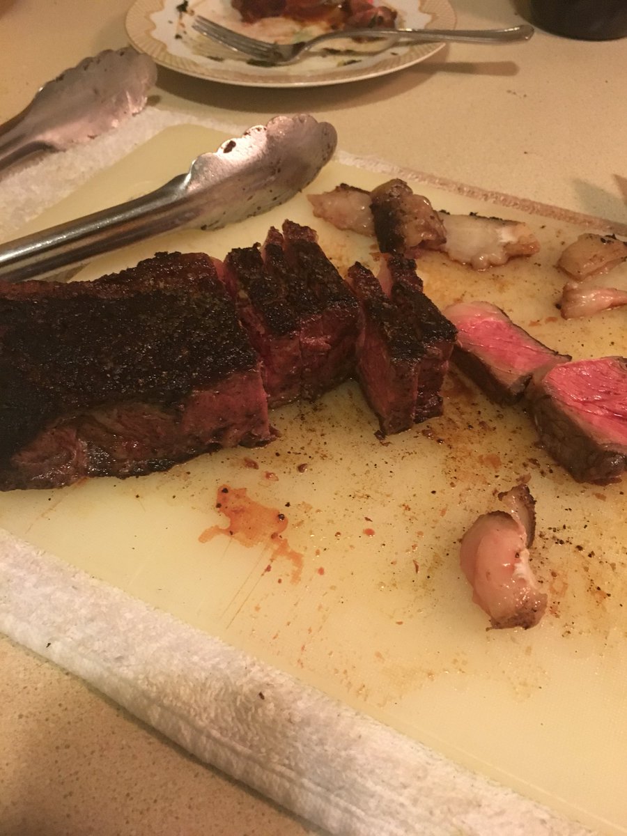 JuliaSells15's tweet photo. @GordonRamsay what do you think of my moms ny strip steak? https://t.co/jaxB4wDDJm