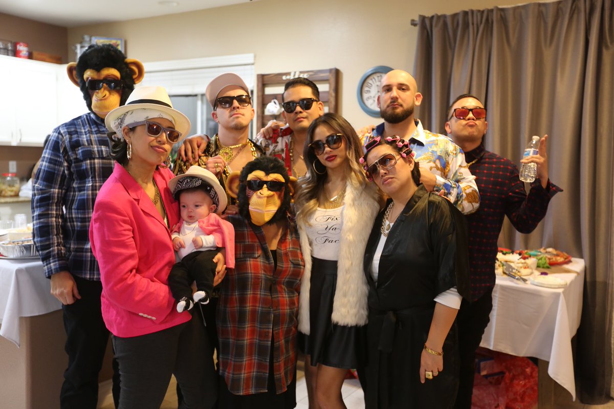 davedrowe's tweet photo. @BrunoMars 24k Christmas! #brunomars #brunomarschristmas #24KMagic #fixyourface #blessed https://t.co/sCwmahZAR4