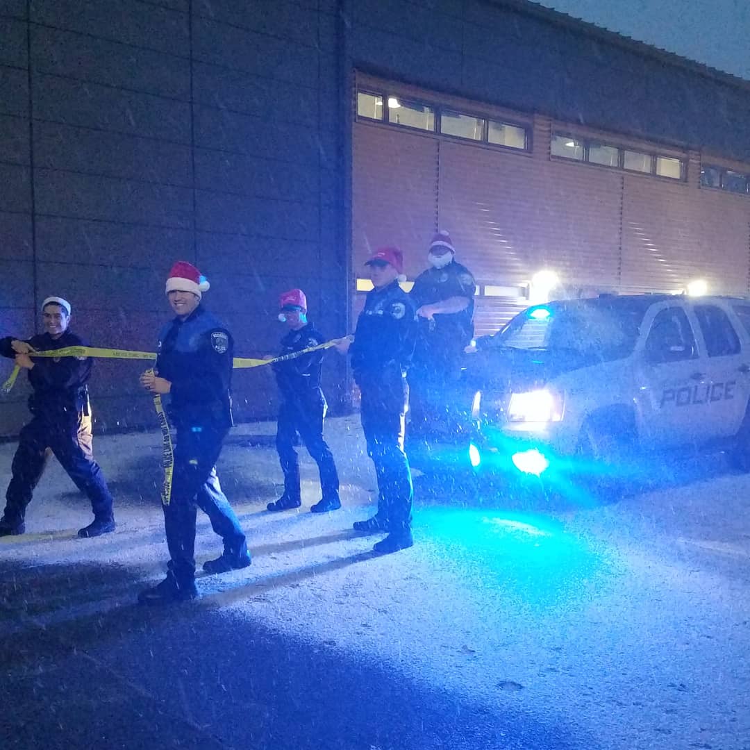 RedmondWaPD's tweet photo. Santa called, and asked for his inclement weather backup crew to activate  - RPD Swing Shift stepped up to the challenge! #SantaWeKnowHim #SnowyChristmas #DriveSafe https://t.co/AlR5de1uNt