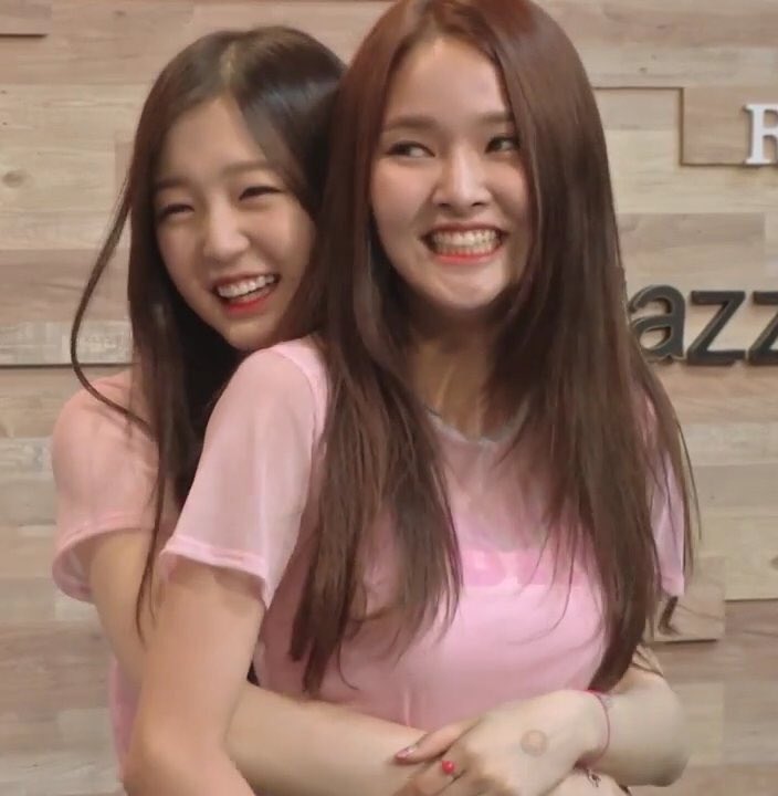 pop_archive's tweet photo. seol and yeonju https://t.co/5A5mIhvyky