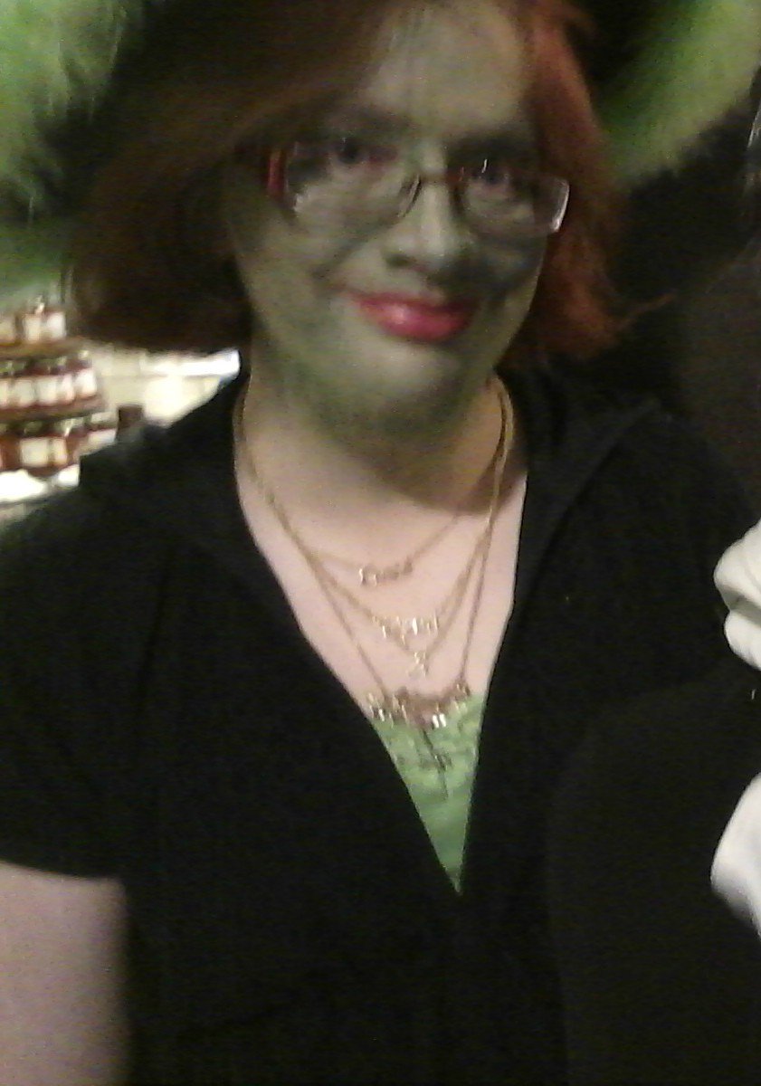 kardashianssix's tweet photo. DO I LOOK WICKED ENOUGH TO BE ONE OF YOUR PRETTIES? #WickedIsBack #WickedAlwaysWins @bexmader @marcuskayne @LanaParrilla https://t.co/VfFpp9vG2v