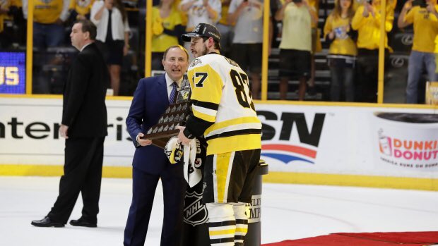 TSN_Sports's tweet photo. Our Top 10 stories of 2017 from the #SCYearInReview: No. 5 - Sidney Crosby cements his legacy with Pittsburgh's second straight Stanley Cup. WATCH Captain Clutch: https://t.co/IYsKTEvSHW https://t.co/emqsn8oMpI