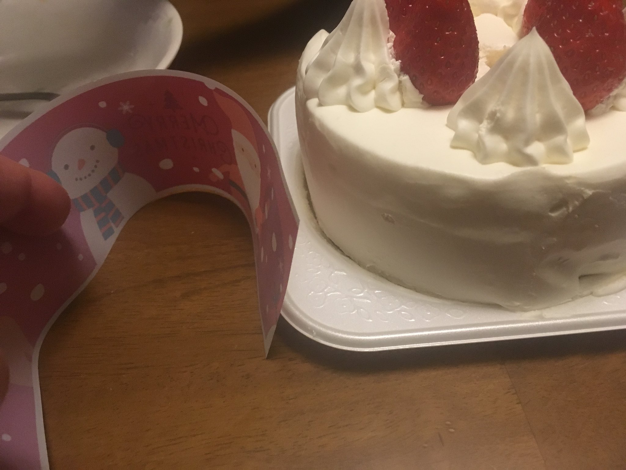もう舐める必要はなくなる ケーキの透明のフィルムは今はくっつかないらしいw 話題の画像プラス もう舐める必要はなくなる ケーキの透明のフィルムは今はくっつかないらしいw 話題の画像プラス