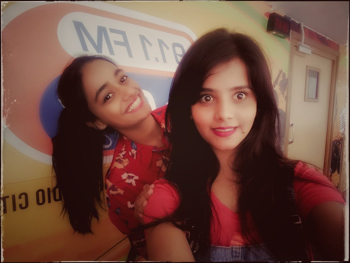 rjsowjanya's tweet photo. Gals in red this Christmas to talk about food and fitness.. Find out some ways to stay #Always18 on #AithalakadiMorning Tune in right away to @radiocityindia 91.1
It's the sweet n cute @mayuri_kyatari4 on my show today
#MerryChristmas2017 #GoodMorning https://t.co/sJ30vTdXr4