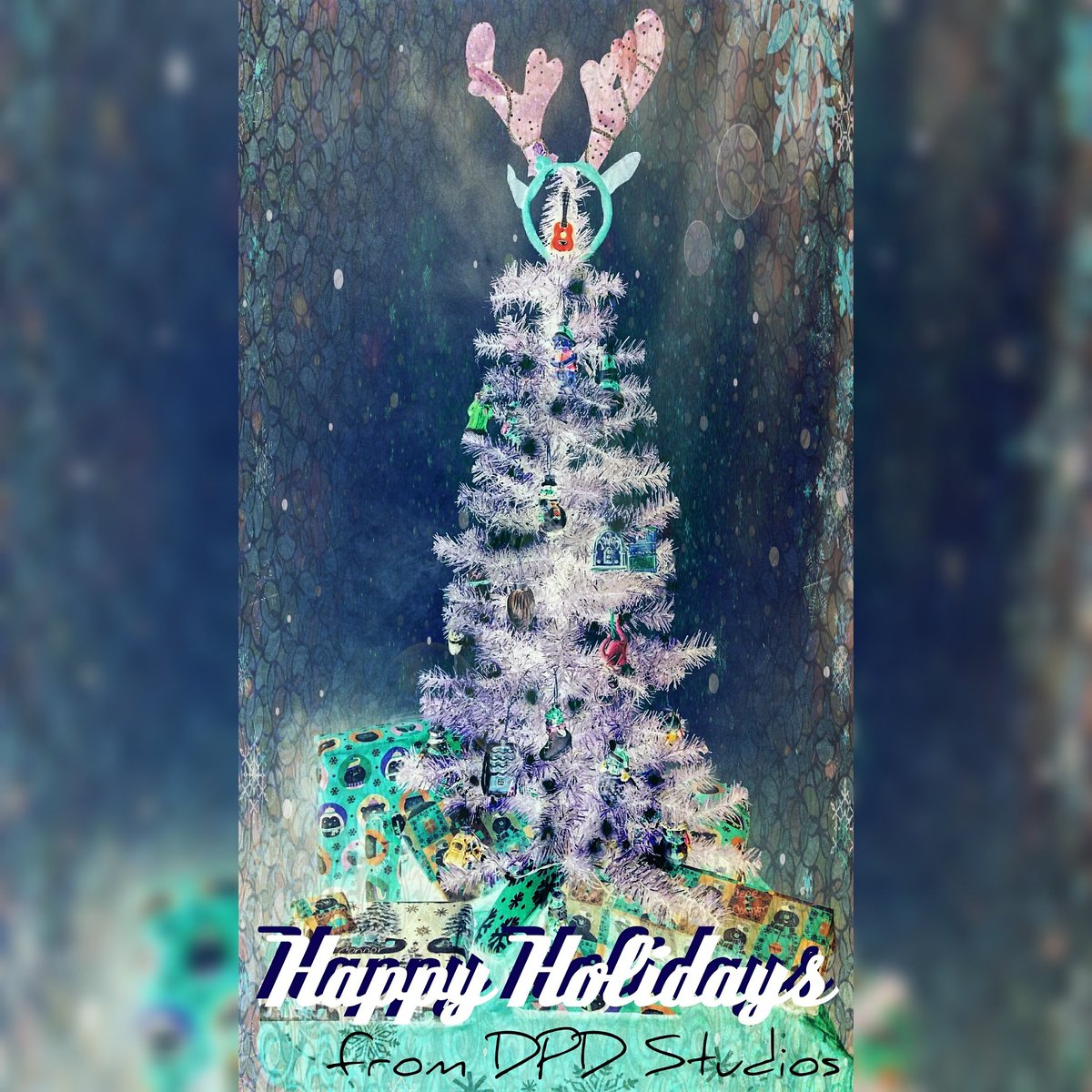 DPDetroit's tweet photo. This is our first Xmas as husband &amp; wife! 💏💕🎄 We want to wish everyone a safe and happy holidays, may this time bring you rest &amp; relaxation, a creative spirit, and great times making memories! 🎶 #Detroit #music https://t.co/N3b9SXtWYn
