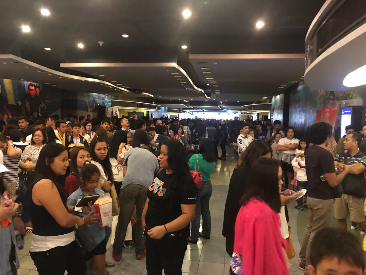 iamjamesbanaag's tweet photo. LOOK: Queue at SM Megamall for #TheRevengerSquadNowShowing https://t.co/46eiNmUBld