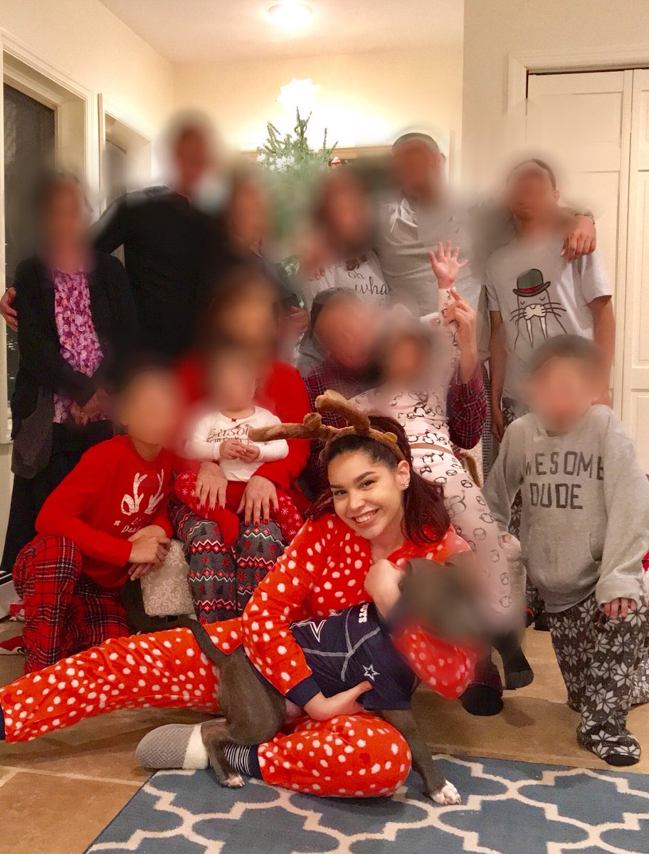bzdarling's tweet photo. Had to blur out the fake cuz i only focus on the real 💪🏼🙌🏼 https://t.co/oO3pWm17Jd