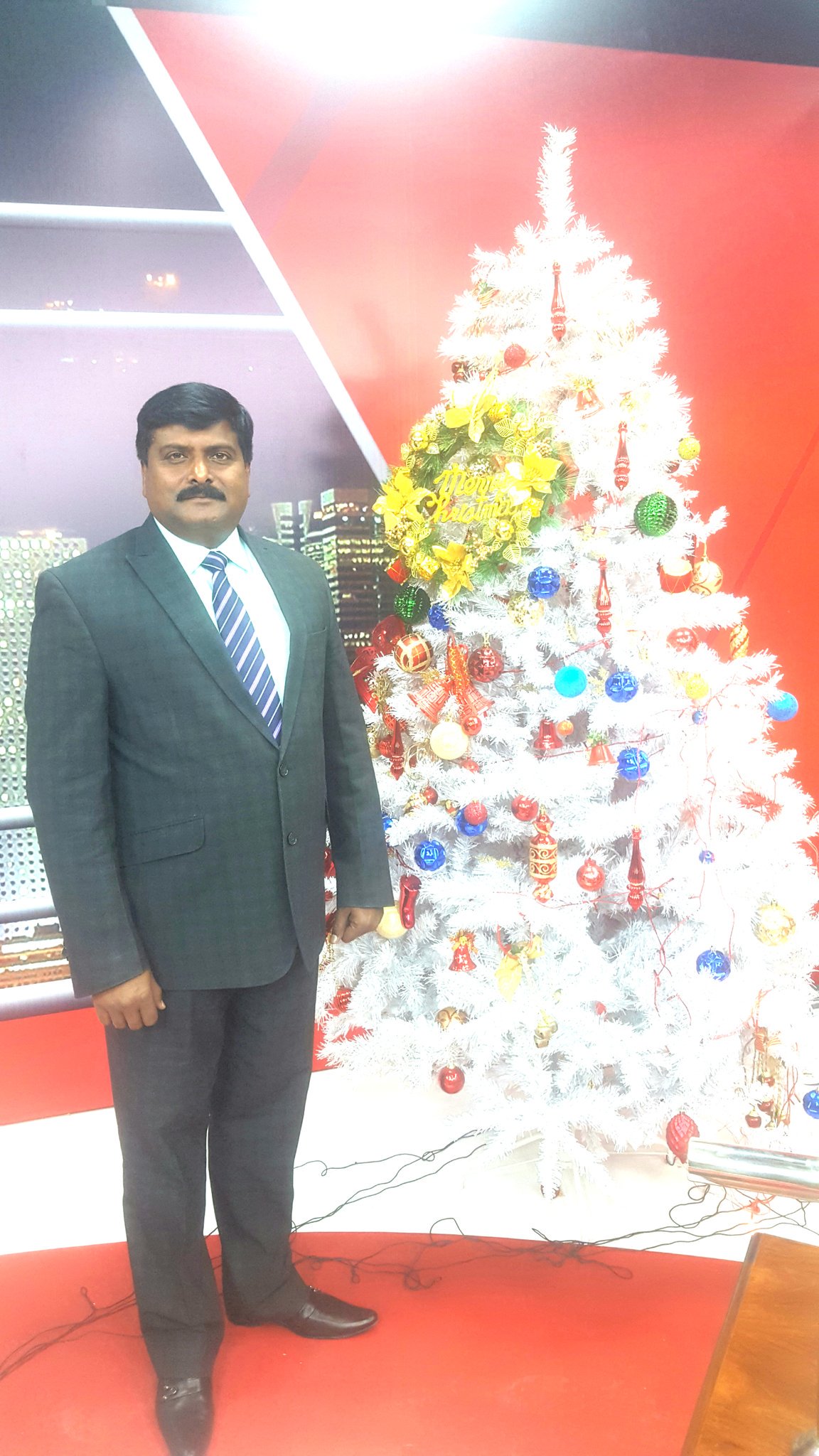 Merry Christmas To All... 
And Happy Birthday Mian Mohd Nawaz Sharif .. 
n Happy New Year 2018 