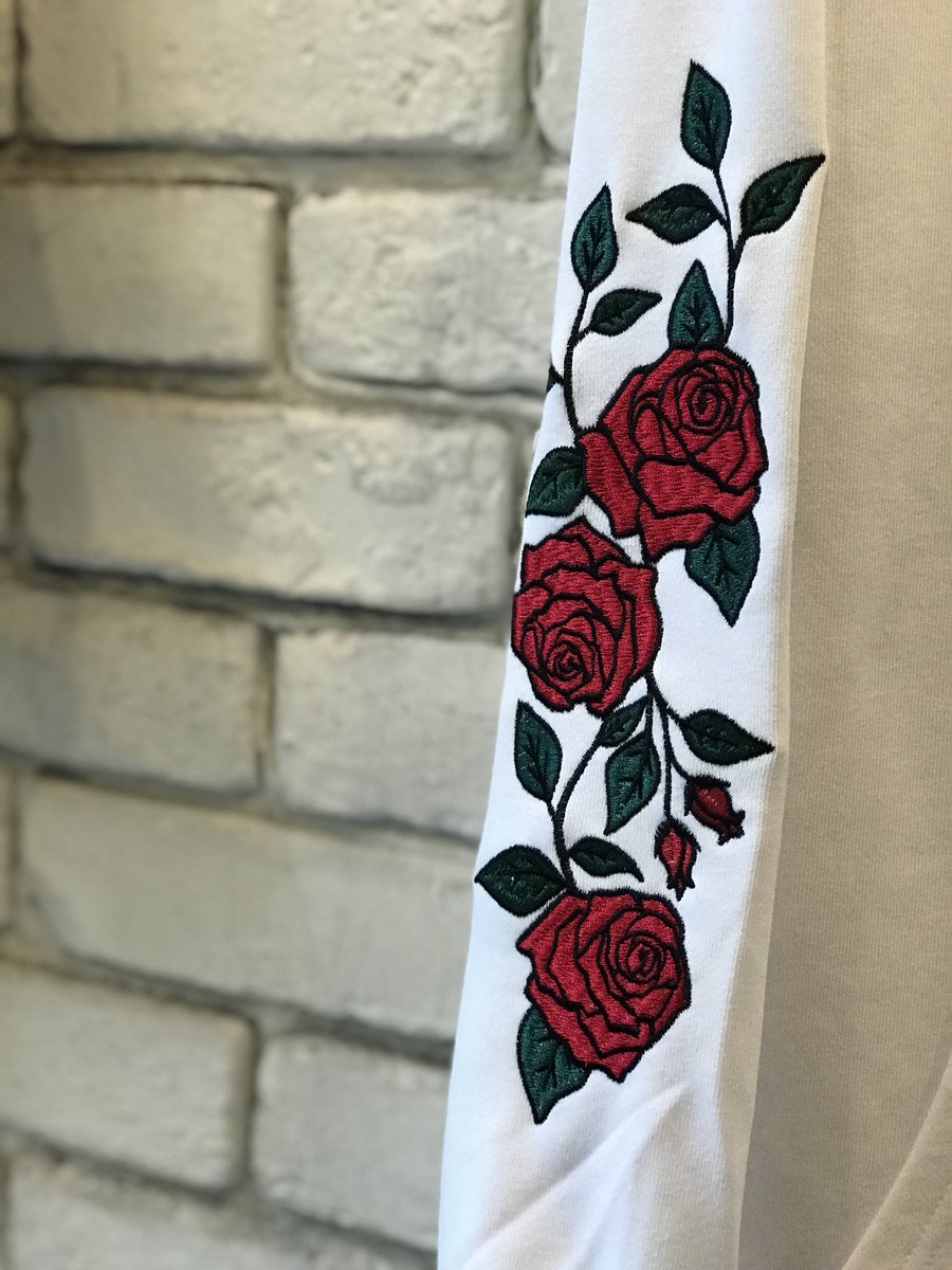 COLORSyatusiro's tweet photo. ✨本日入荷予定item✨

薔薇刺繍パーカー

ペアルックコーデなどにも
オススメです♩

速攻完売が予想されるので
お早めに🎅🌲✨

¥4,900 - https://t.co/YwkMDwaHfe
