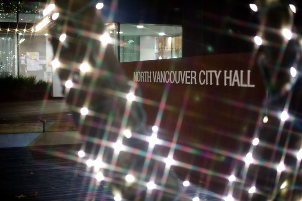 Merry Christmas to all, and to all, a good night #NorthVan https://t.co/Uj3kcAELnl