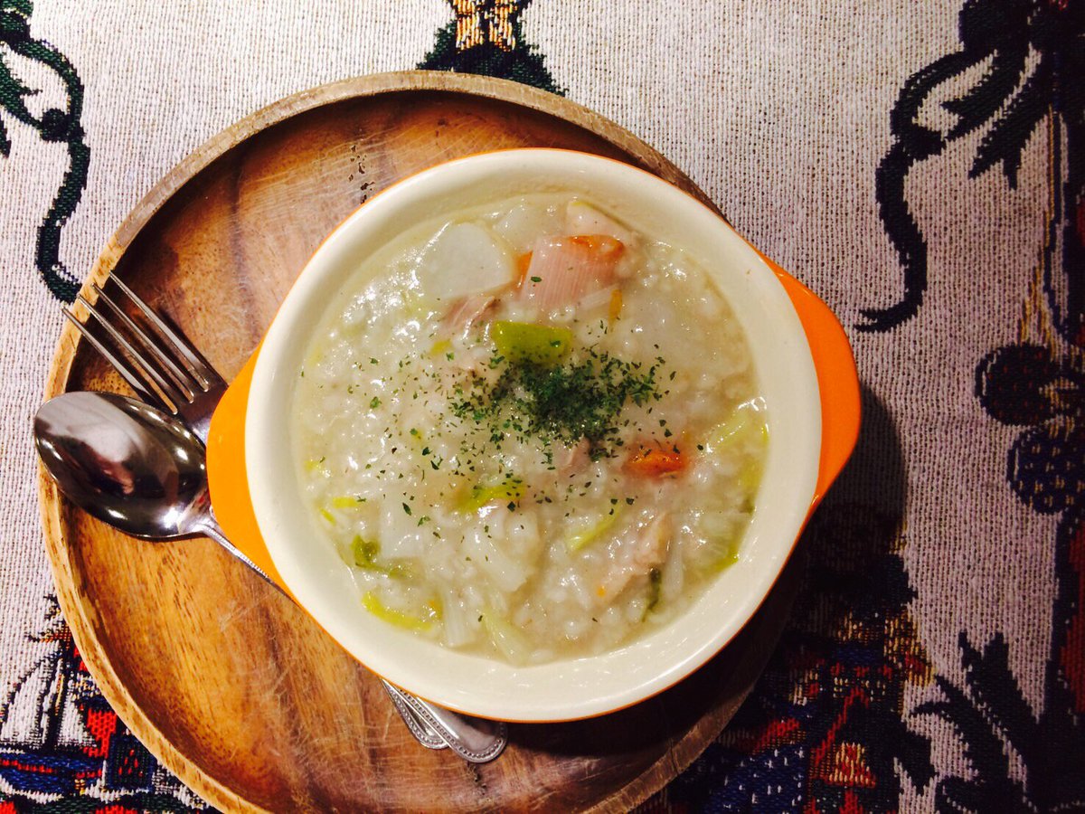 サクラホテル カフェ神保町スタッフ 今日のランチ は スコッチブロス いかが 大麦と野菜の本家スコットランドの伝統的な具沢山スープ 大麦に野菜などを混ぜとろ火で煮込んだ素朴な味わいです オリジナルはラムですが ここは鶏肉を使っています サラダ サクラホテル カフェ神保町スタッフ 今日のランチ は スコッチブロス いかが 大麦と野菜の本家スコットランドの伝統的な具沢山スープ 大麦に野菜などを混ぜとろ火で煮込んだ素朴な味わいです オリジナルはラムですが ここは鶏肉を使っています サラダ